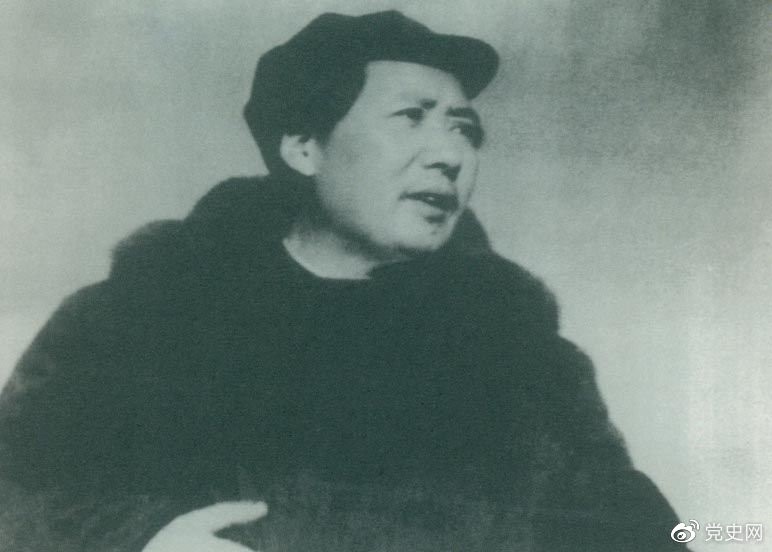 　　1949年3月23日，毛澤東率領(lǐng)中共中央機(jī)關(guān)離開西柏坡前往北平。出發(fā)時(shí)，他對(duì)周恩來說，今天是進(jìn)京的日子，進(jìn)京趕考去。我們決不當(dāng)李自成，我們都希望考個(gè)好成績。